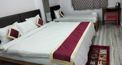 Hotel Rekha International Room Type - Deluxe King bed