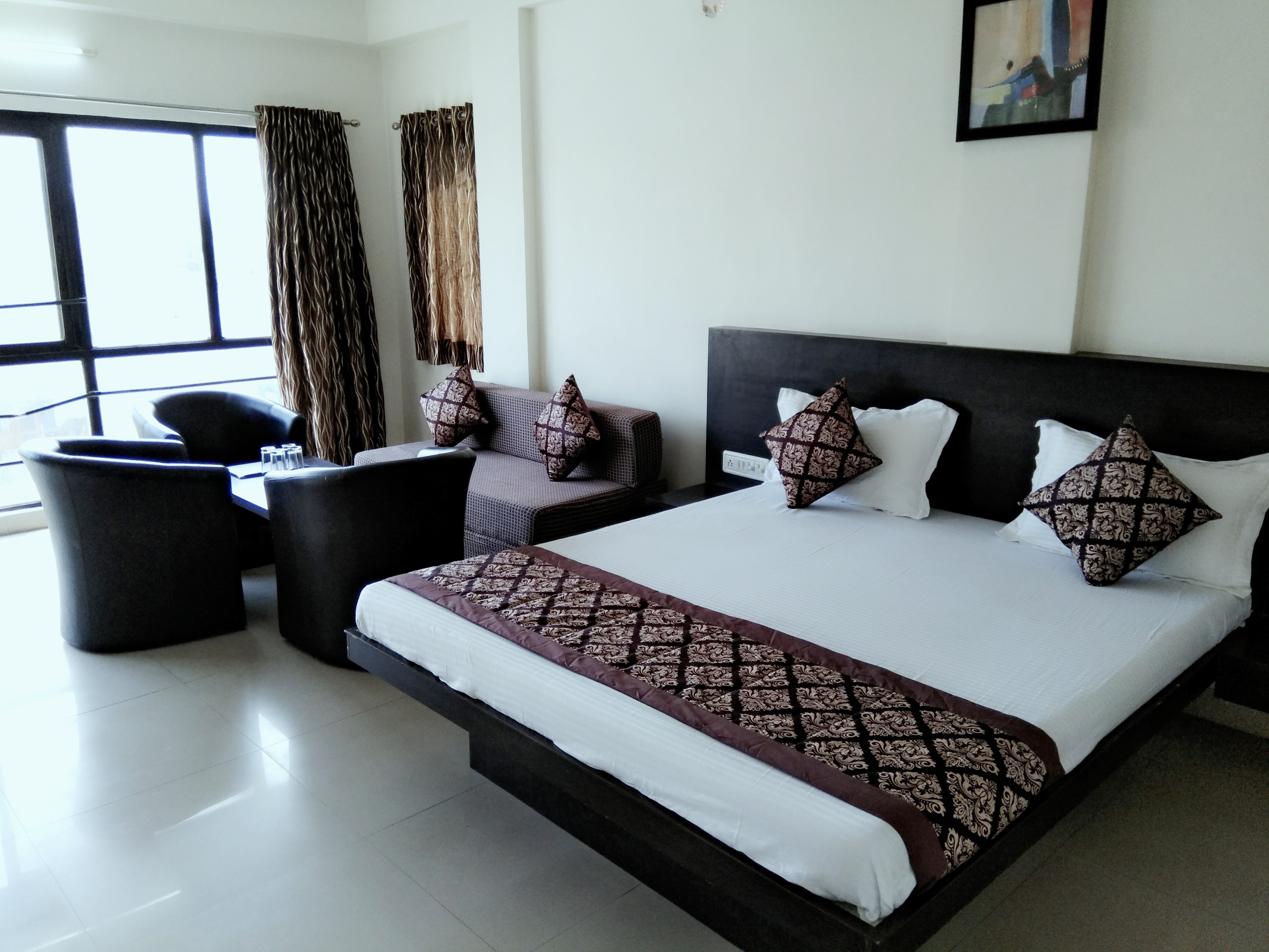 Hotel Shivalik Abu Road - Tap to explore photos