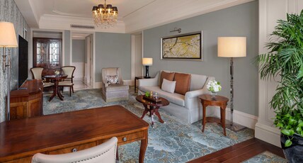 Waldorf Astoria Shanghai on the Bund by Hilton Room Type - KING LUXURY SUITE