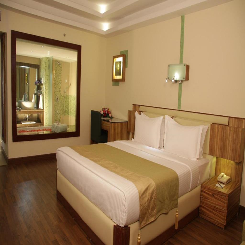 Gokulam Park Hotel And Convention Centre - Tap to explore photos