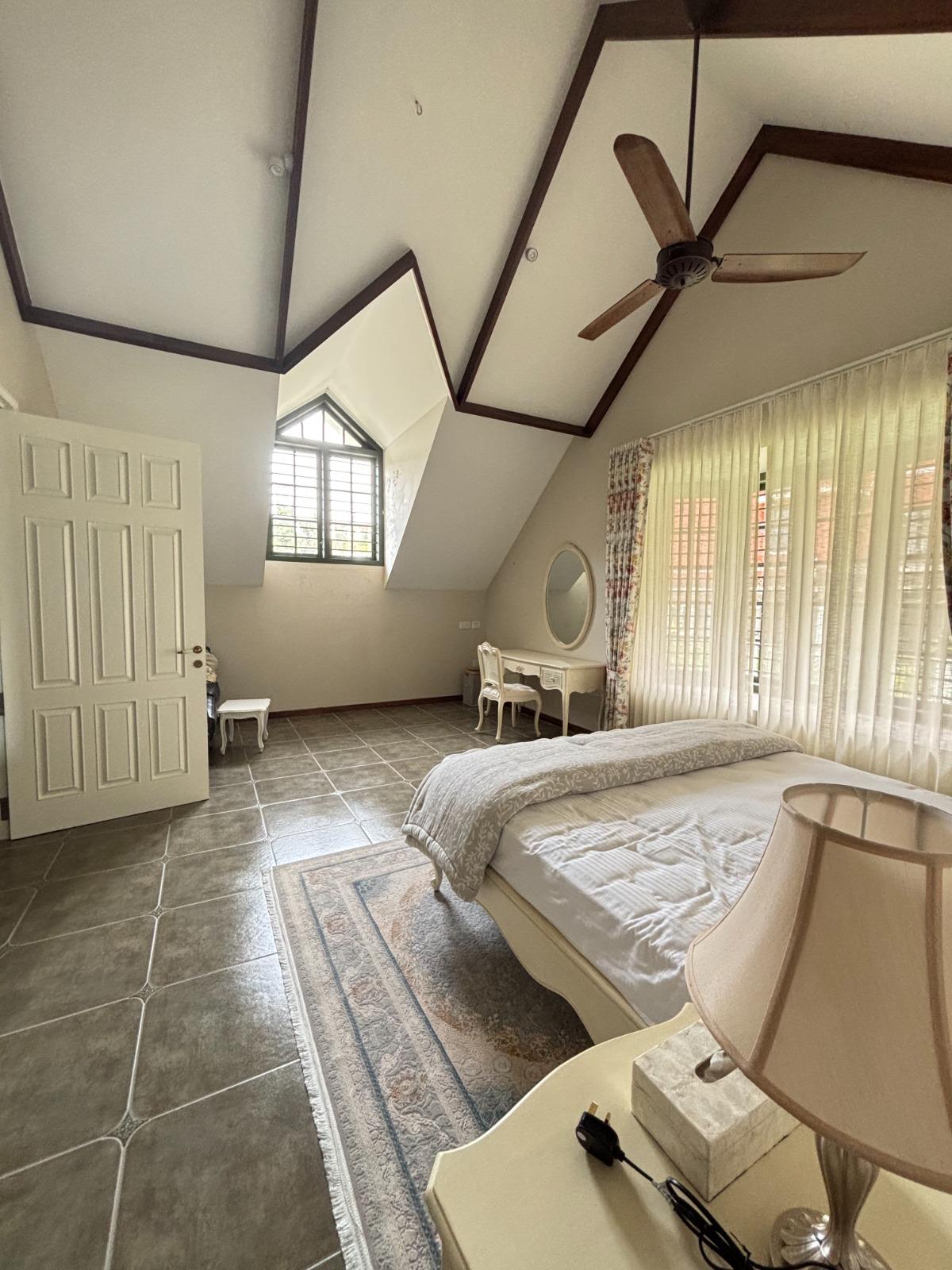 Hanberry Luxury Villa 4BHK - Tap to explore photos