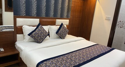 Hotel California Heights Room Type - Deluxe Room