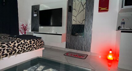 Svnaura Room Type - Bedroom
