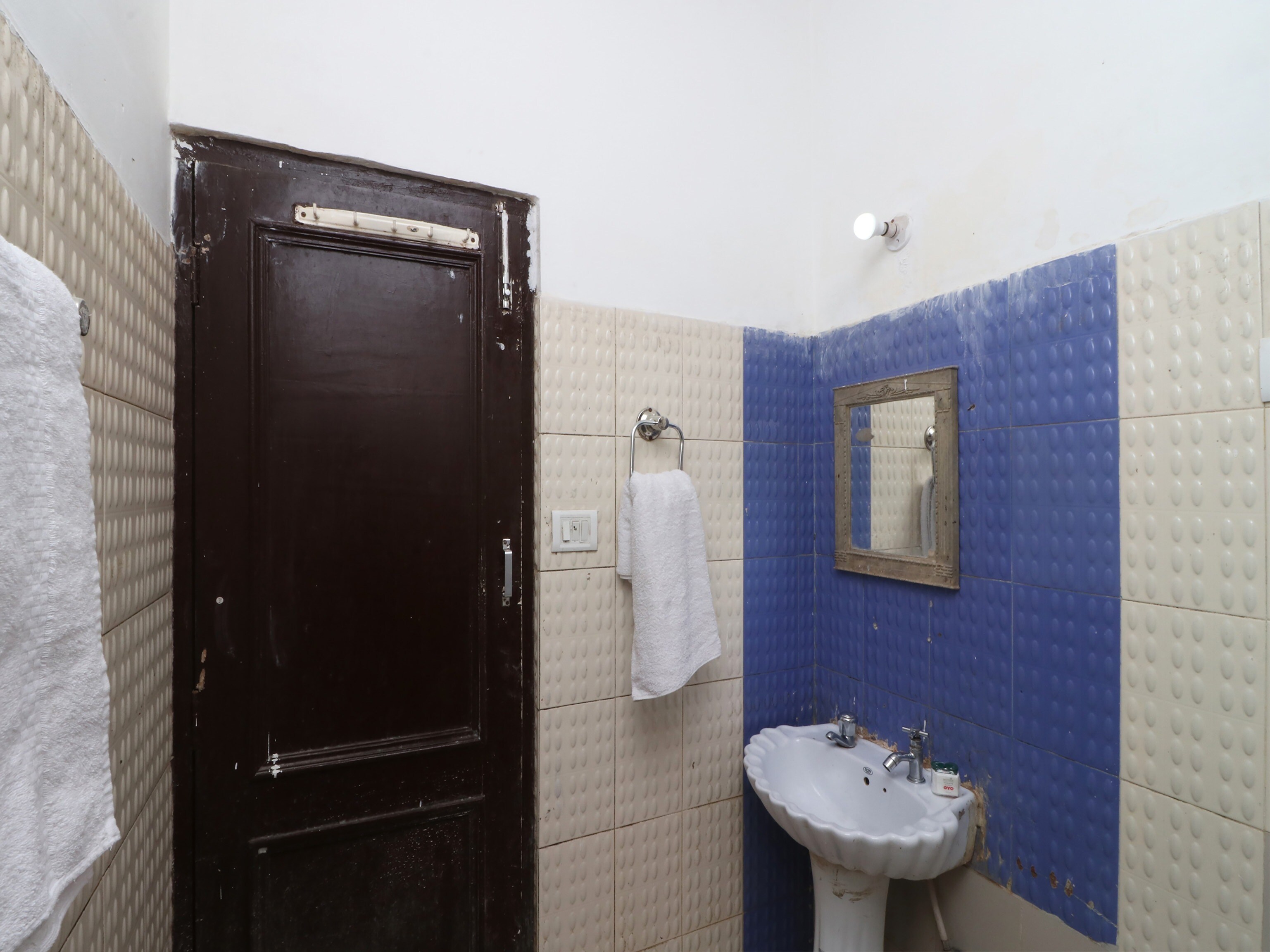 Hotel Vandana Residency 5min walking distance from Katra Bus Stand - Tap to explore photos