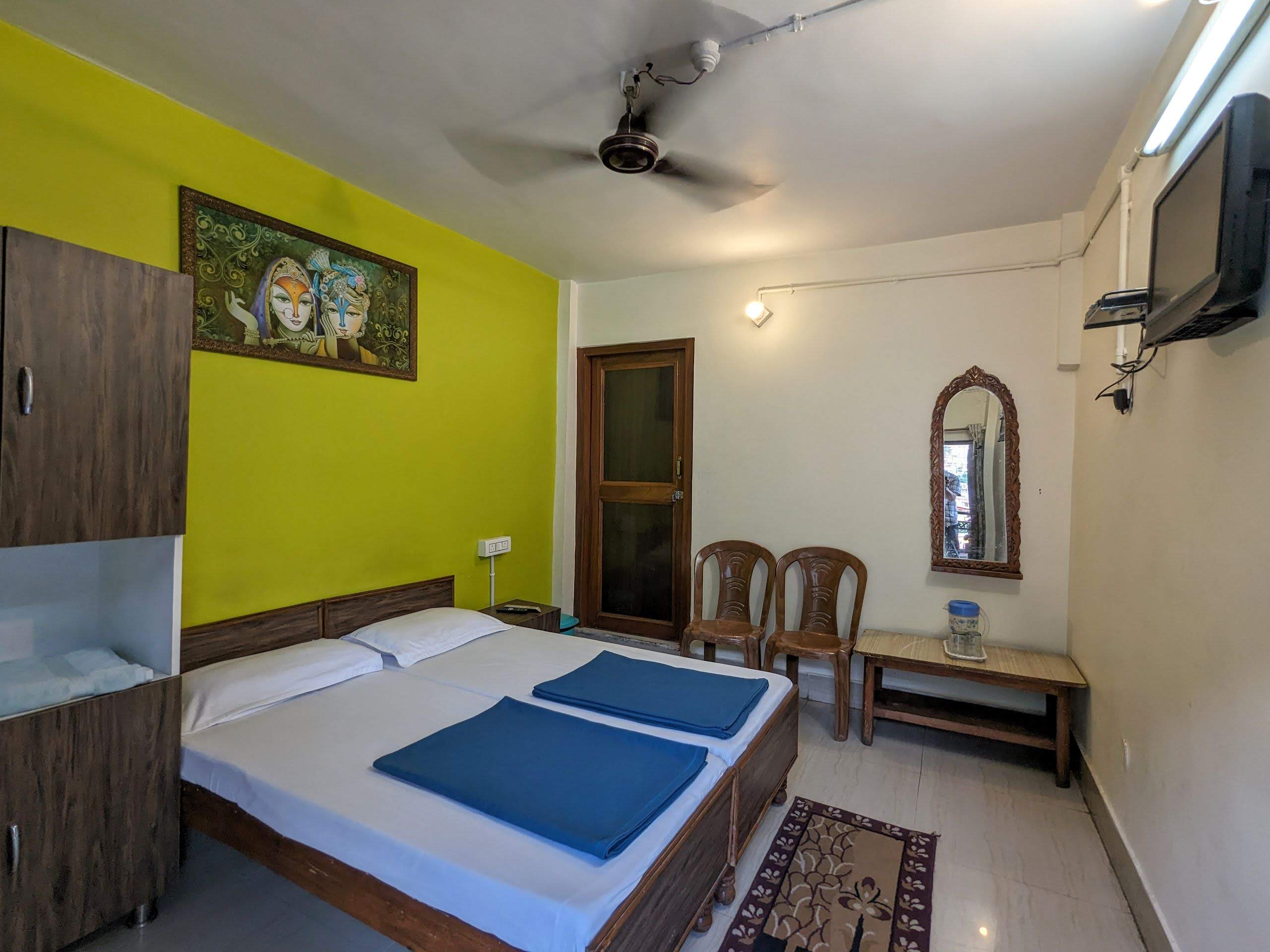 Hotel KNB Heritage(5min Walk to Shree Kashi Vishwanath Mandir) - Tap to explore photos