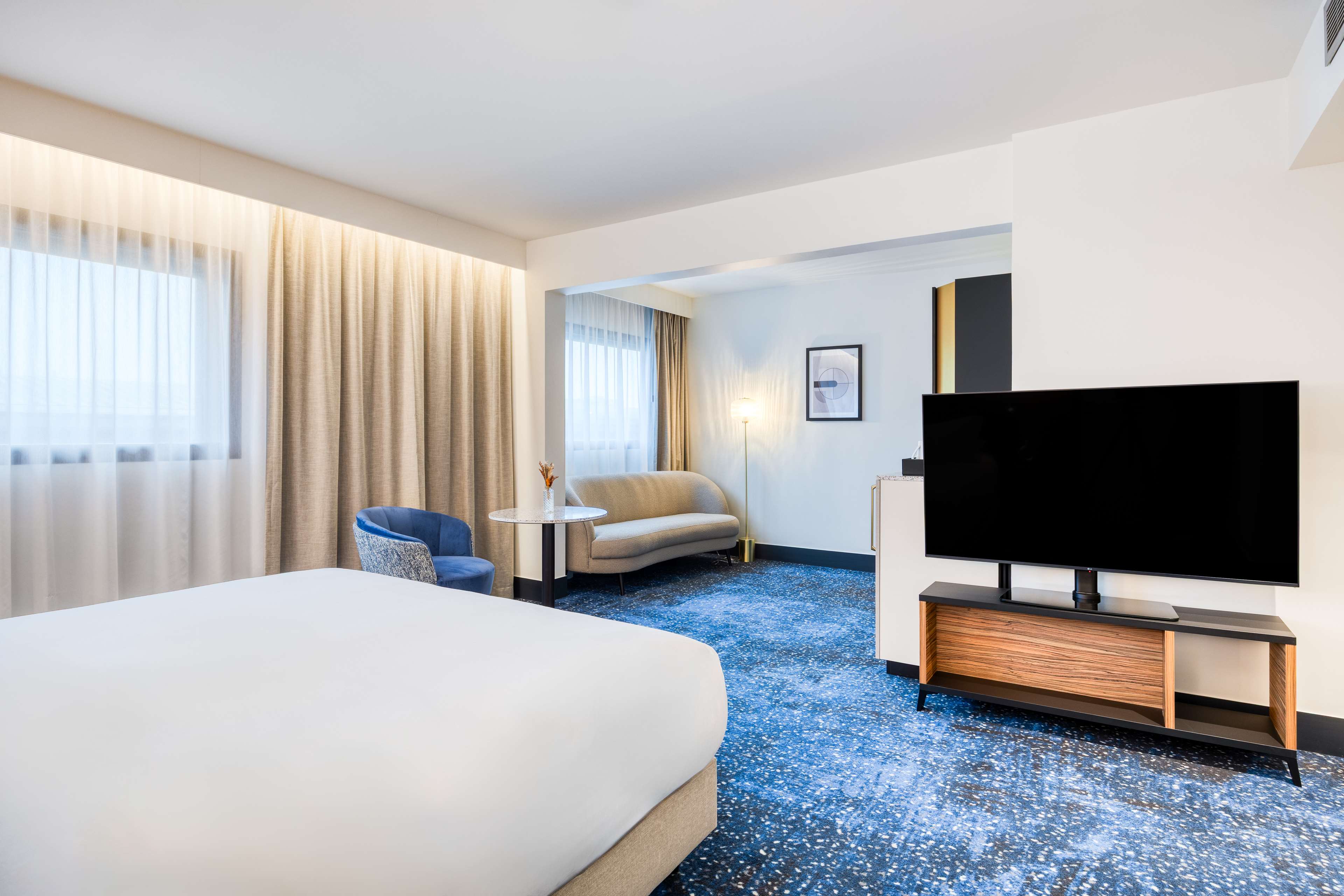 Hotel Lille Euralille - Hilton Affiliate Hotel - Tap to explore photos