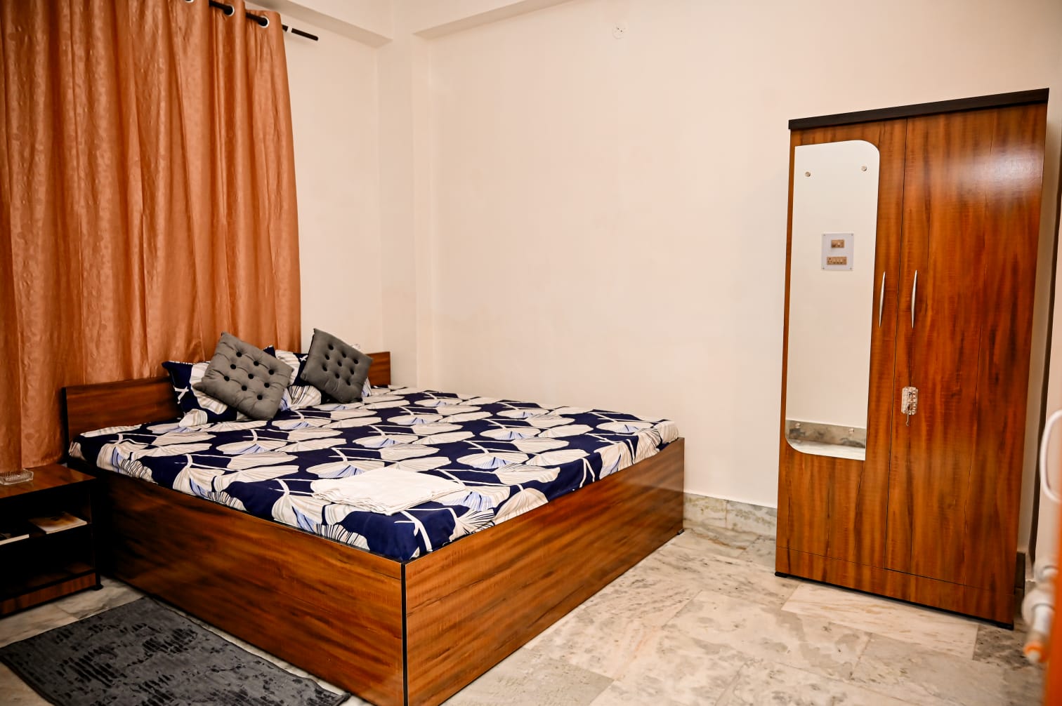 Debnavs Inn | Private Apartment in Uzan Bazar - Tap to explore photos