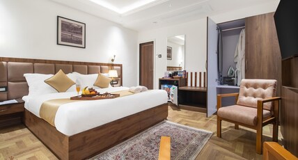 Hotel Senorita (Heritage)  Dal Lake Room Type - Deluxe Premier Room AC