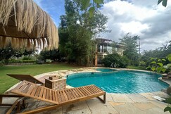 Orchards Villa | Bathtub & Pool