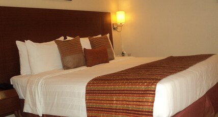 Fortune Select Exotica-Member ITC Hotel Group Room Type - Deluxe King Rooms
