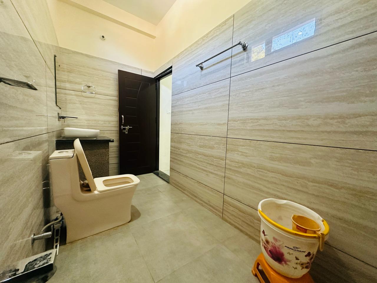 Hotel Anant Villa - Tap to explore photos
