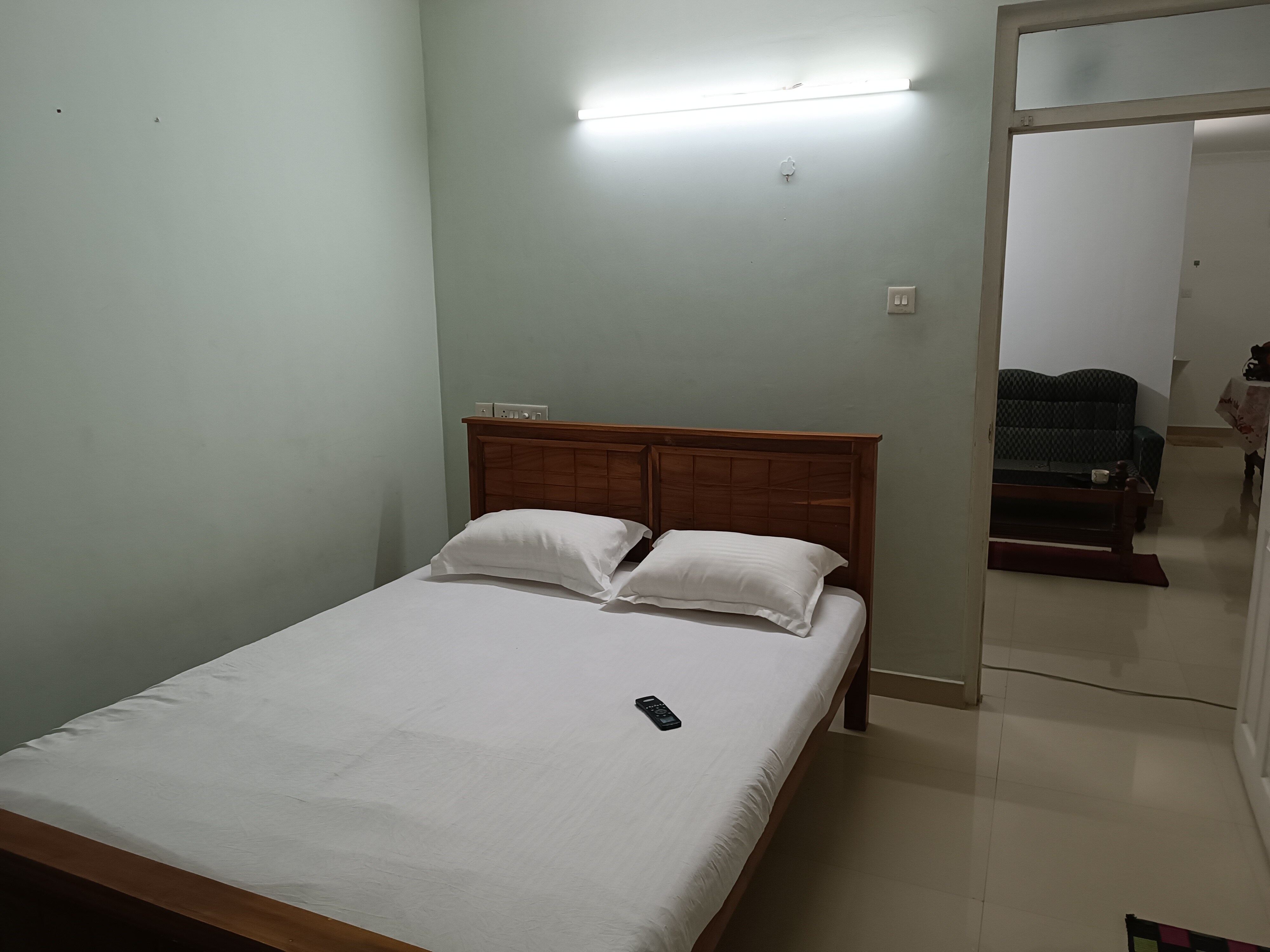 Rainbow Seawind - Tap to explore photos