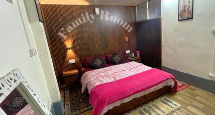 Coelogyne Homestay || Near Dowhill Forest Room Type - Family Room