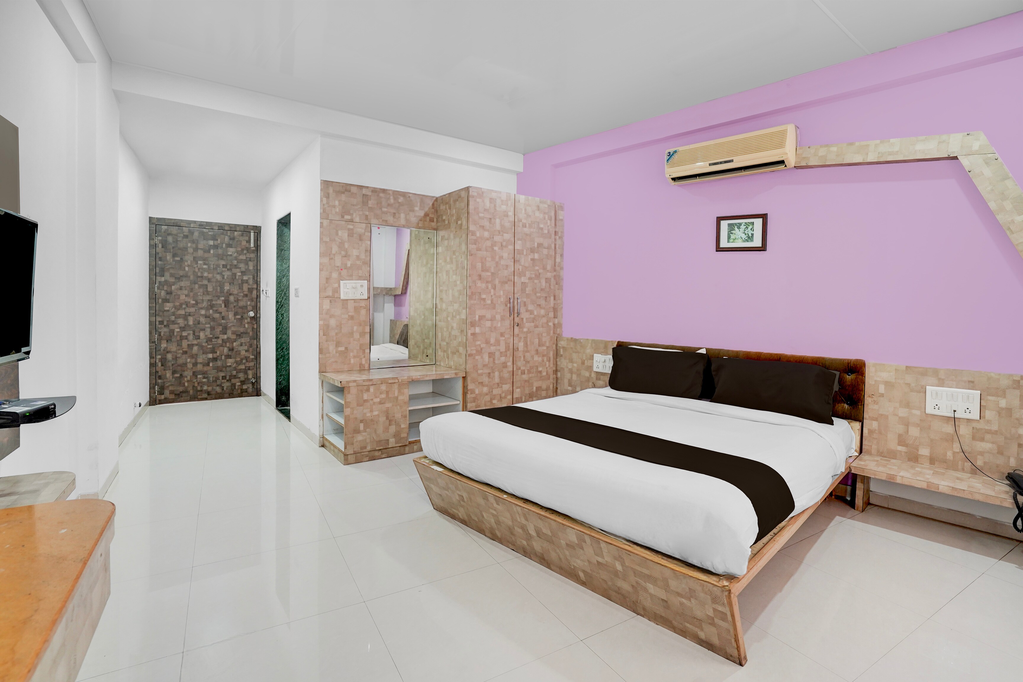 Townhouse Manas Lake Formerly Saiba Residency - Tap to explore photos
