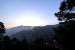 Oak Tree Villa Miles Kasauli