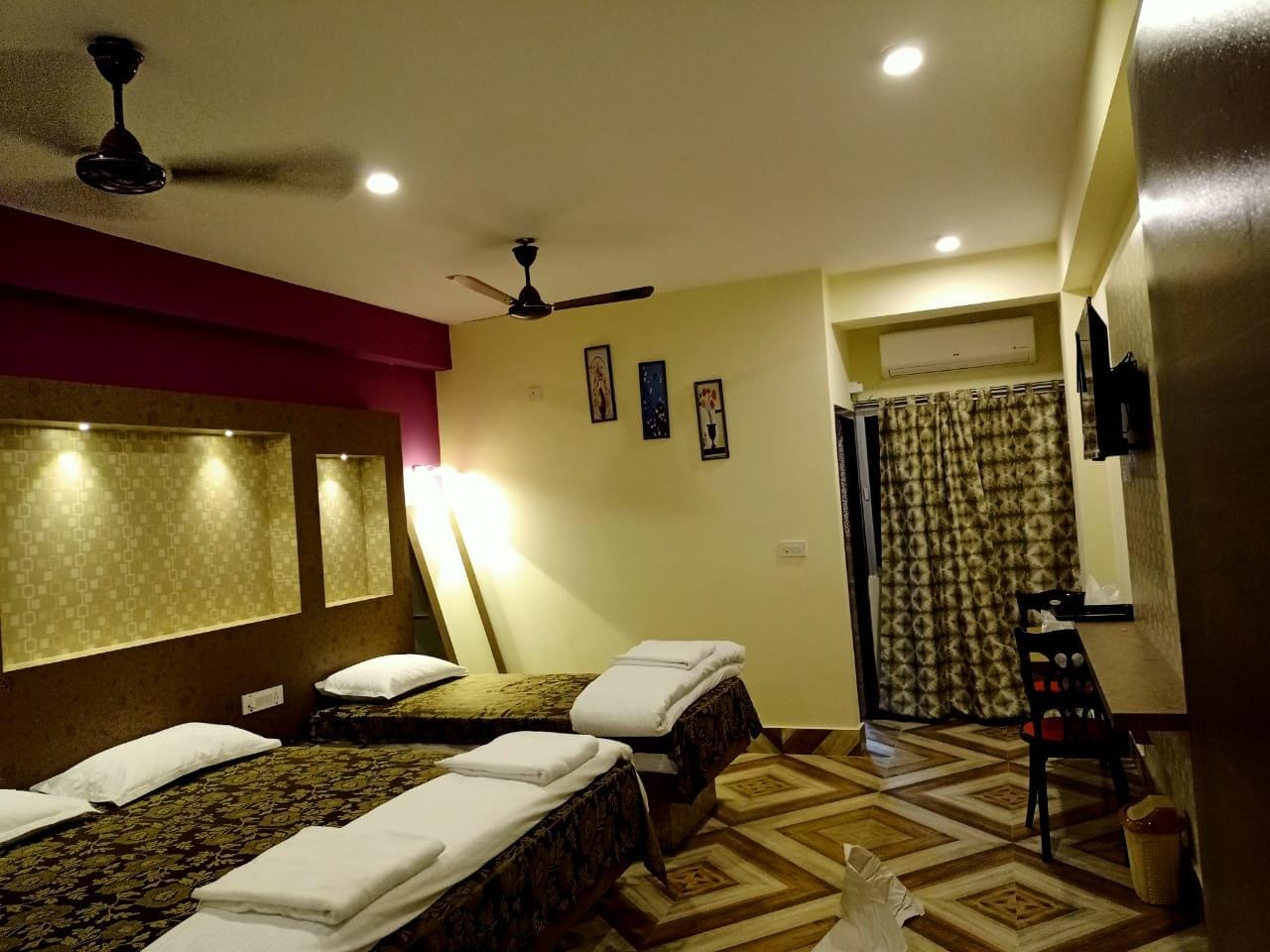 Hotel Shreesh - Tap to explore photos