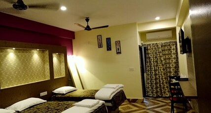 Hotel Shreesh Room Type - DELUXE AC ROOM