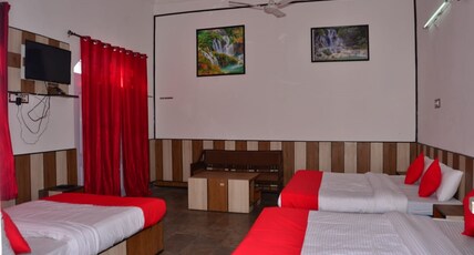 Hotel Aqua Waterfall Room Type - Family Suite Room for 6 Person Hotel Aqua Waterfall Room Type - Family Suite Room for 6 Person