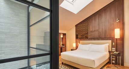 DoubleTree by Hilton Trieste Room Type - KING JUNIOR SUITE