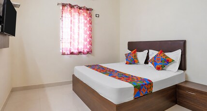Fabhotel V Inn Rooms - Nr Sree Ramanatheeswarar temple Room Type - Premium Room