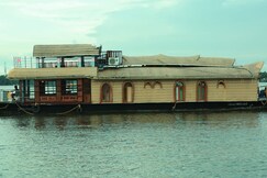 Premium Houseboat