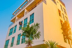 RQ Bangkok Sukhumvit 50 by Collection O