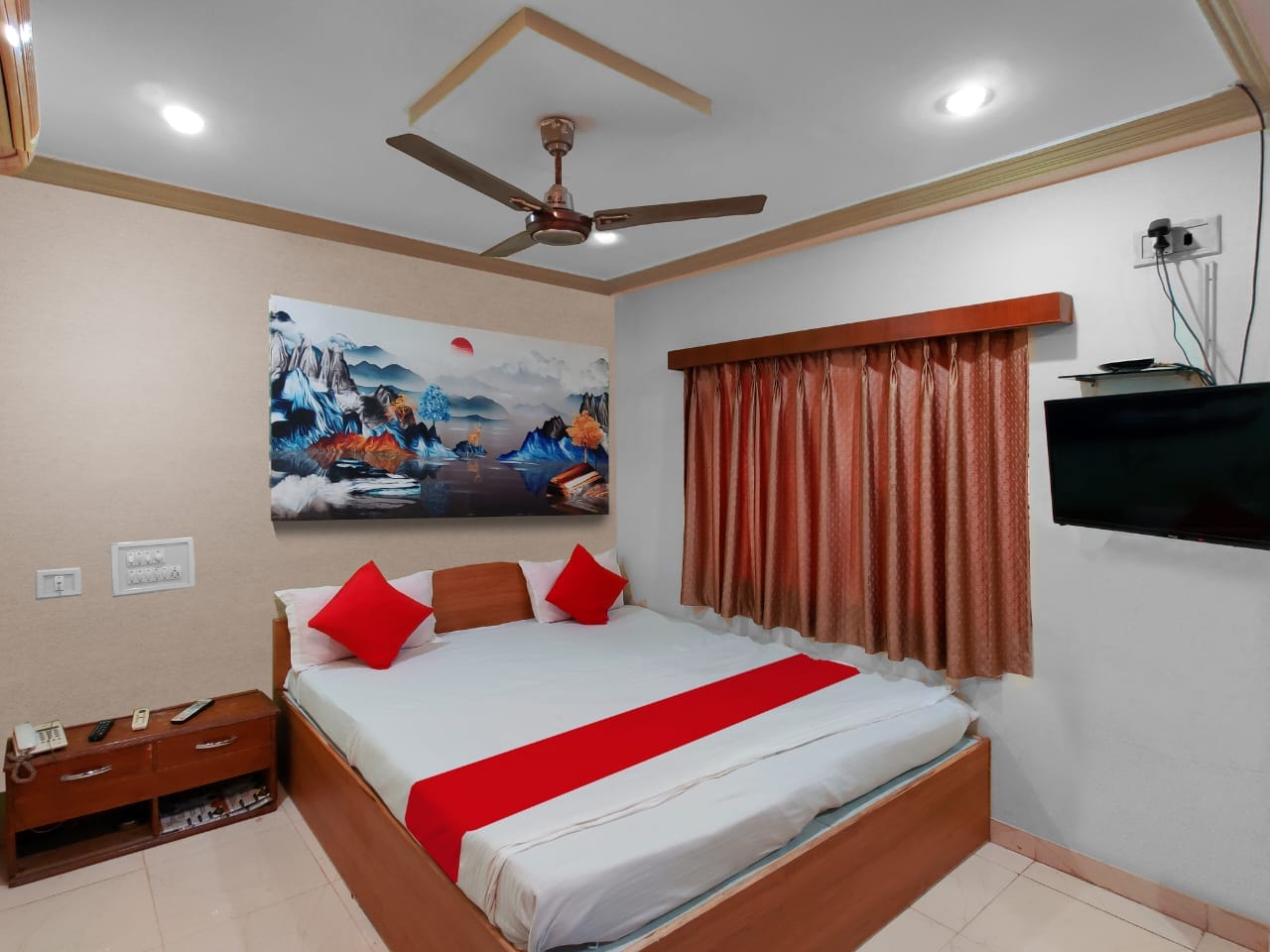 Dollar Hotel - Tap to explore photos