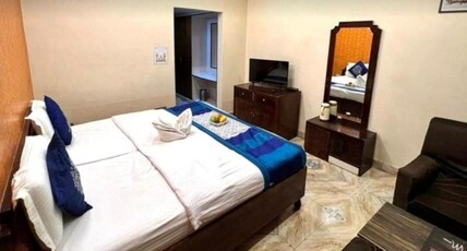 Hotel Kamesh Hut Room Type - Deluxe Room