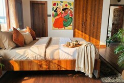 Crystal Abode (Studio Apartment)