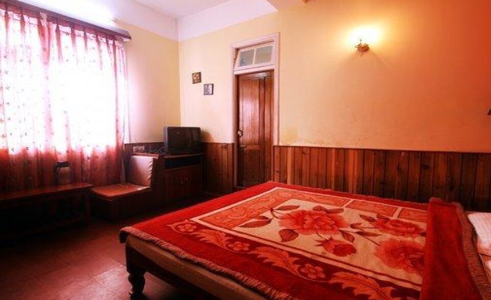 Tourist Inn - Tap to explore photos