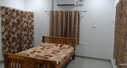 Shri Lawn Park Inn Room Type - Bedroom 6