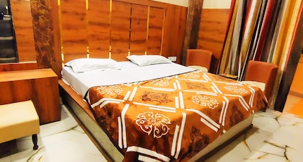 Hotel Revoli 10 Min walk to Golden Temple Room Type - Budget Room Hotel Revoli 10 Min walk to Golden Temple Room Type - Budget Room