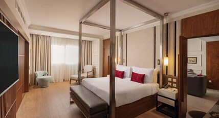 Sonesta Hotel Tower & Casino Room Type - TOWER EXECUTIVE ROOMS King or Twin Sonesta Hotel Tower & Casino Room Type - TOWER EXECUTIVE ROOMS King or Twin