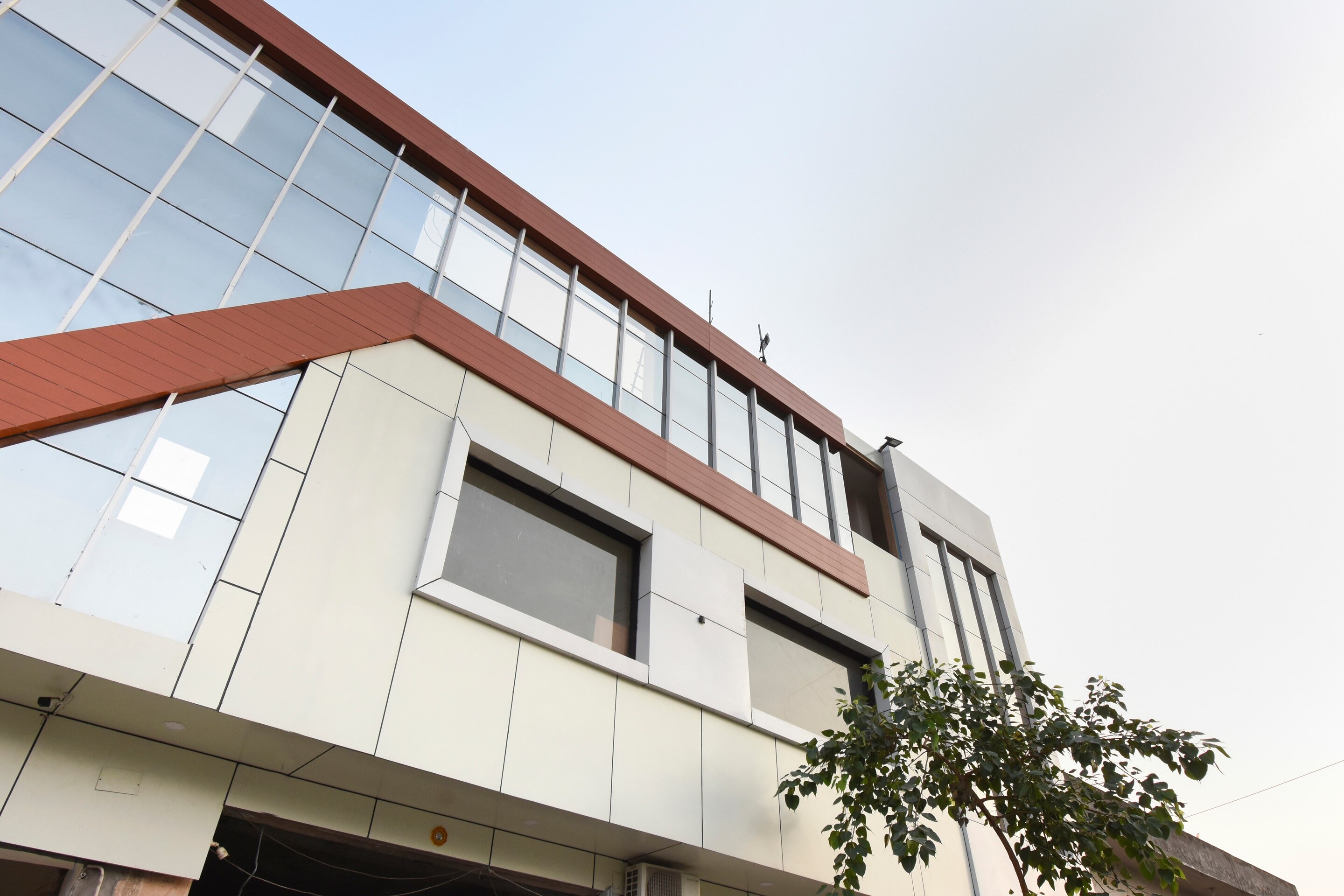 Collection O Avera - Tap to explore photos