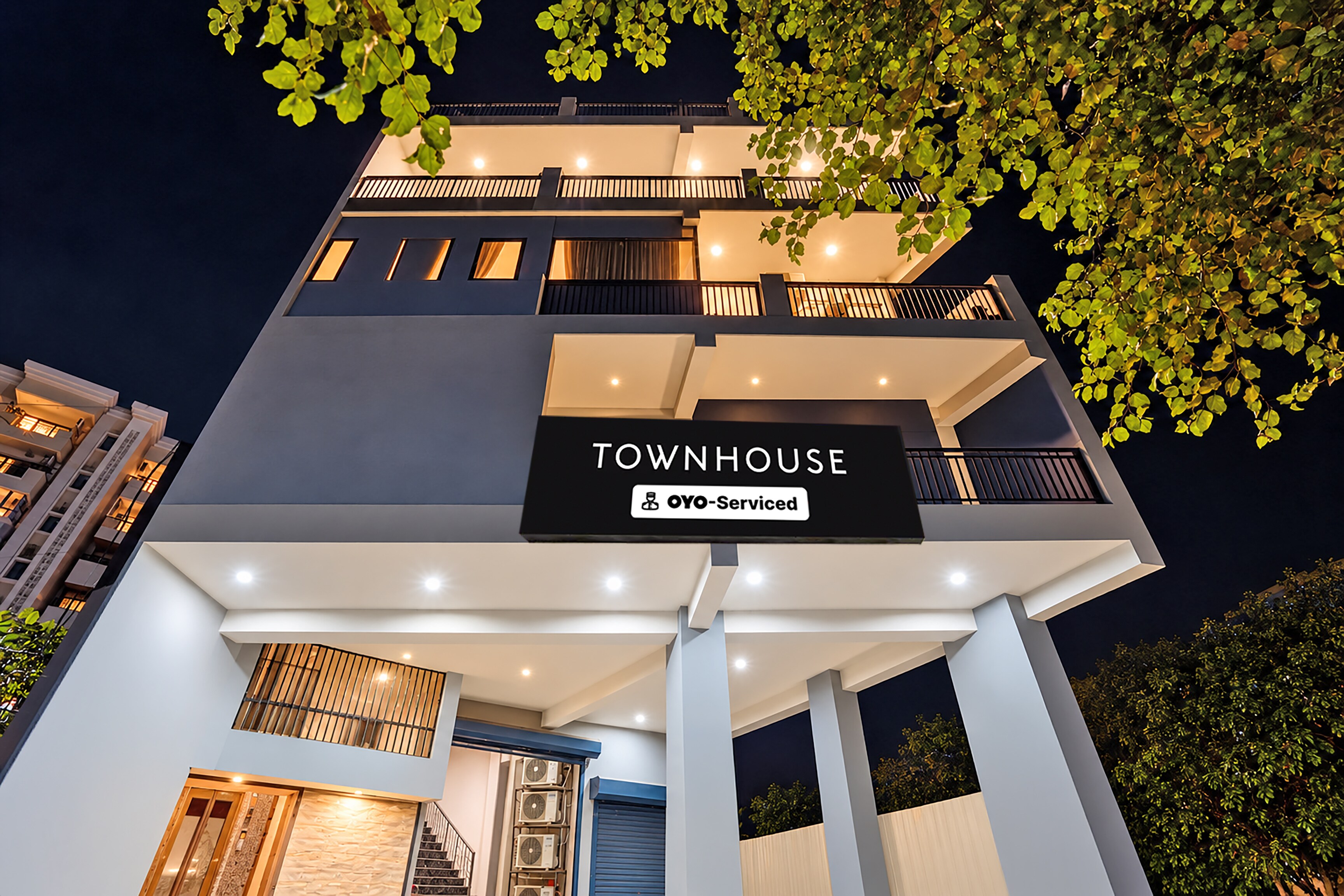 Super Townhouse Surajkund Faridabad Formerly Charmwood Inn - Tap to explore photos