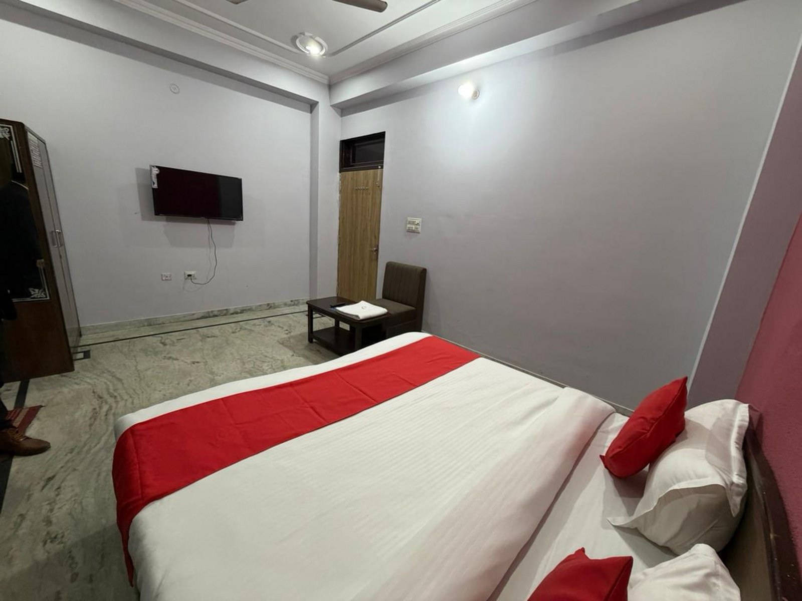 Hotel Kesar Palace Saganer - Tap to explore photos