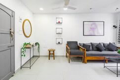 Rooms of Alcove 1BHK in Bandra W by Squareone Stays