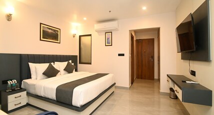 Hotel Yuvraj Prime - Opp. Gandhi Nagar Railway Station Room Type - Deluxe Room