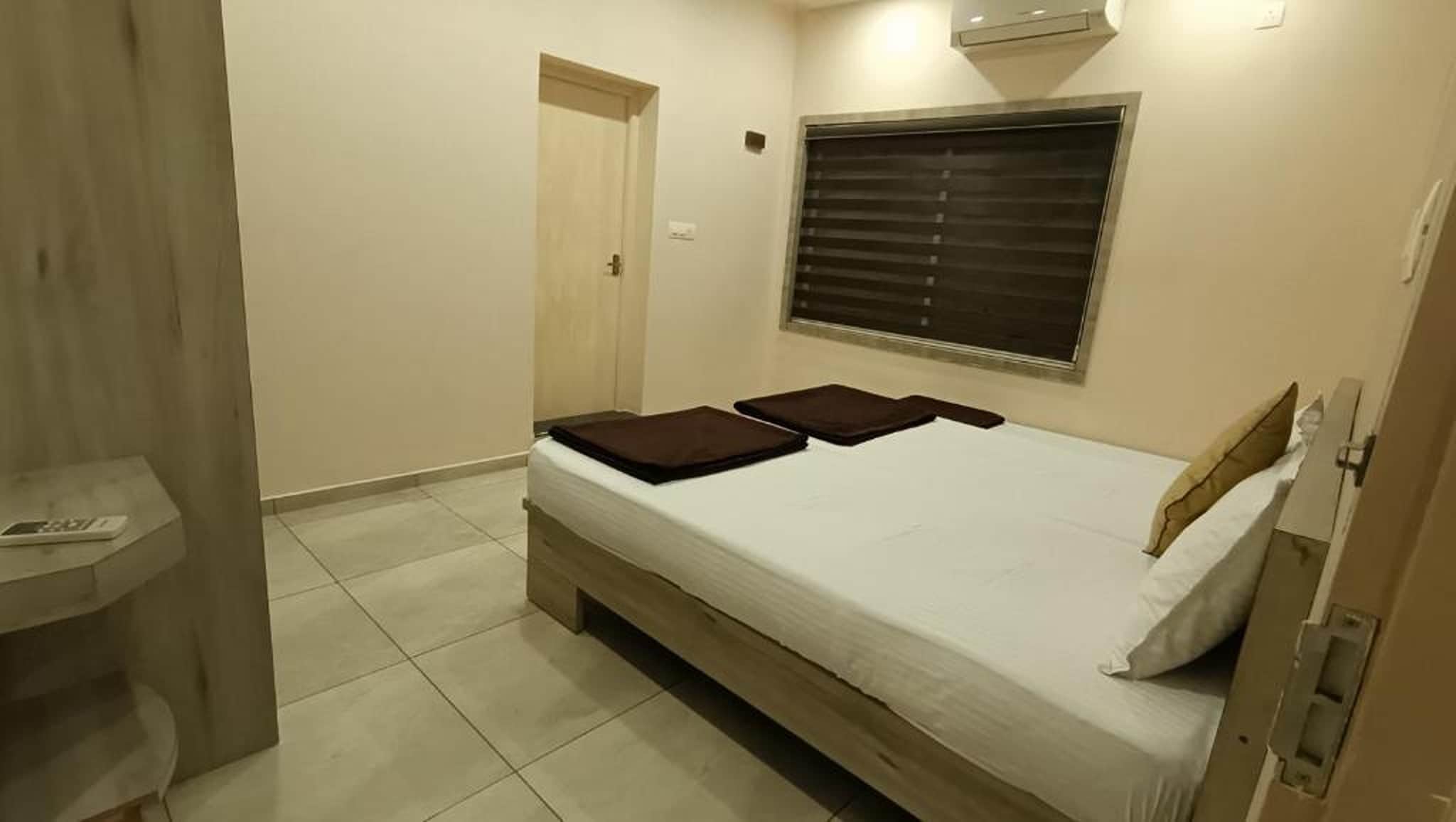 Sahara Suites Apartments - Tap to explore photos