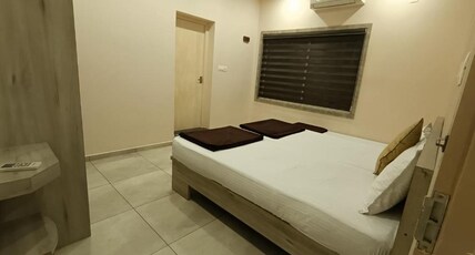 Sahara Suites Apartments Room Type - Deluxe Double Room Sahara Suites Apartments Room Type - Deluxe Double Room