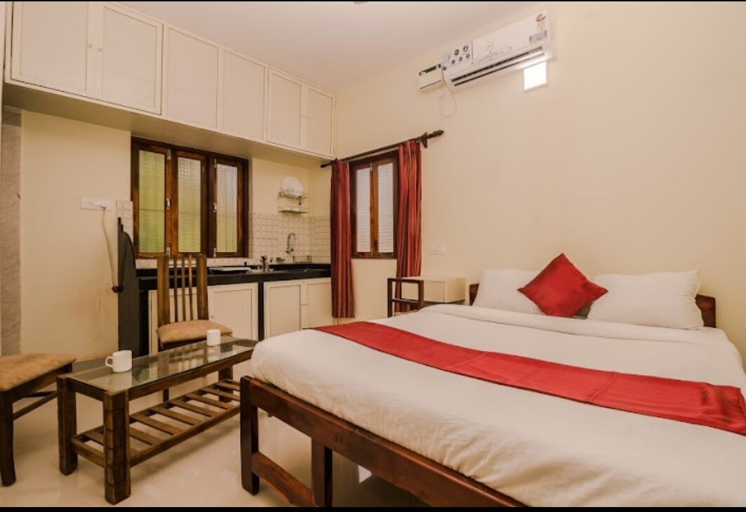 Sasha's Stays Ashwem - Tap to explore photos