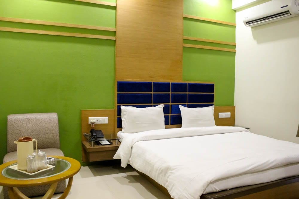 Hotel Apex Inn - Tap to explore photos