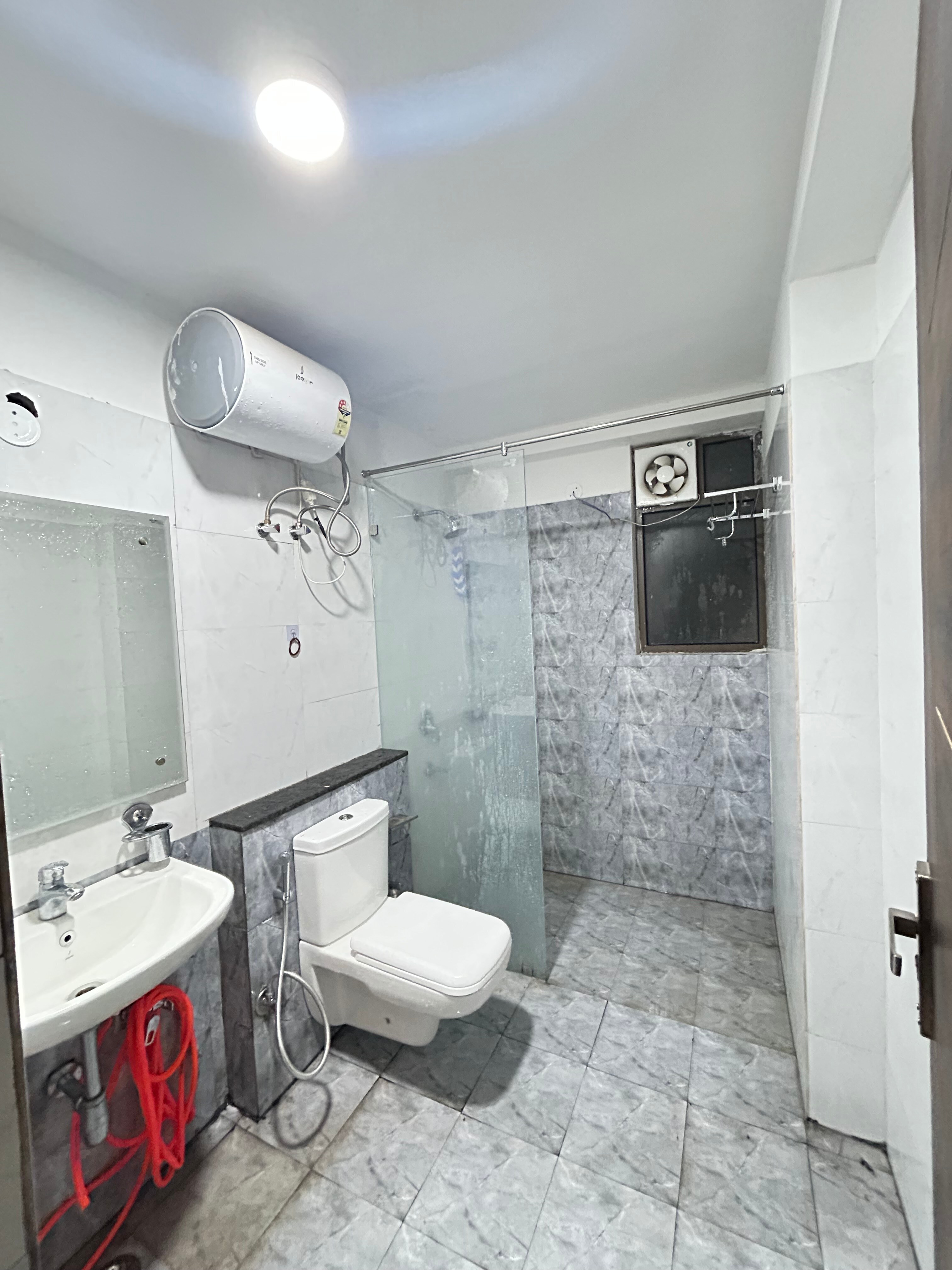 Private Room in Cozy 3BHK Flat - Tap to explore photos