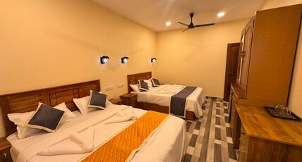 Elenji Homestay Room Type - Deluxe Double Beded Room
