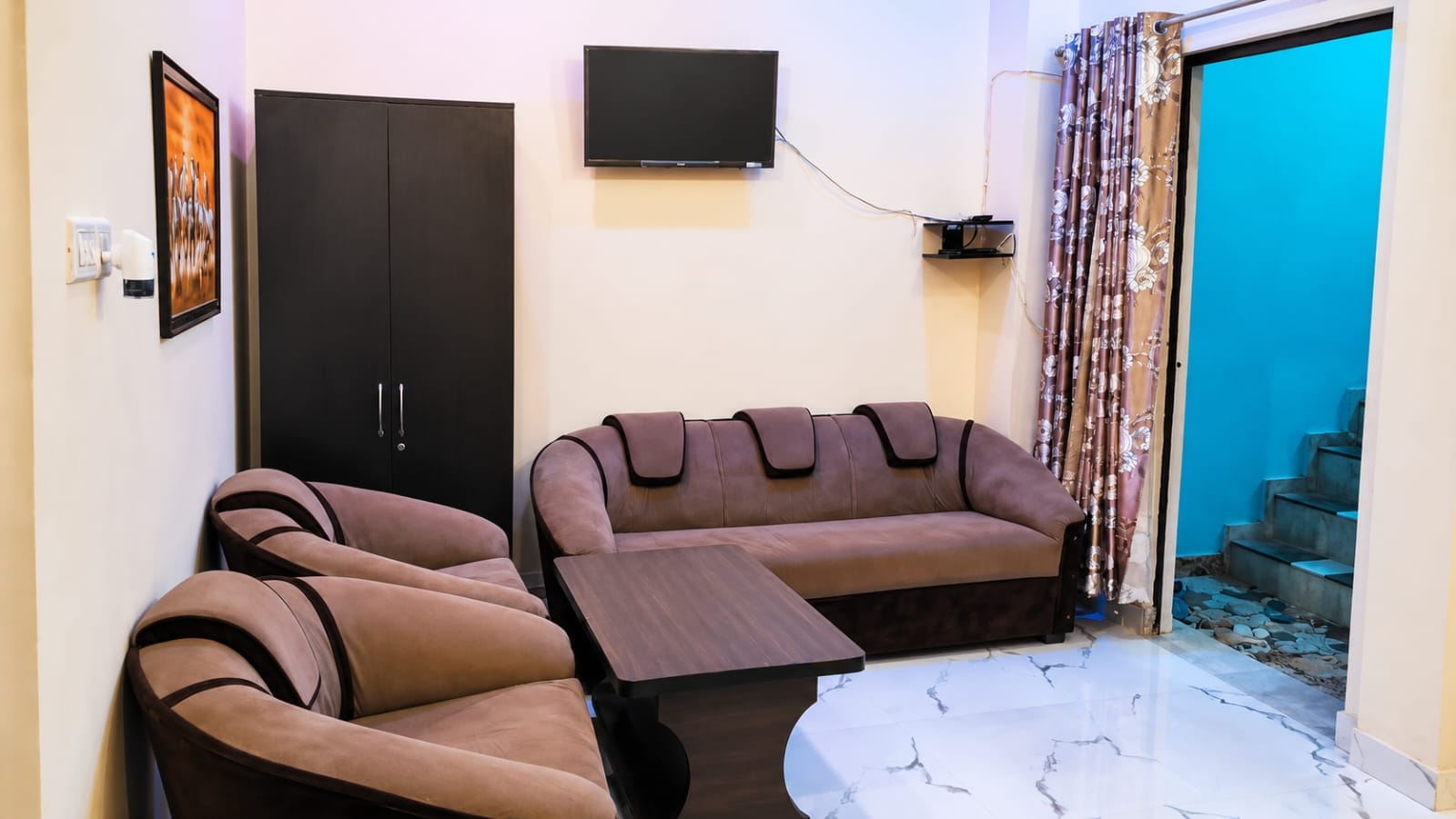 Little Escape Homestay - Tap to explore photos