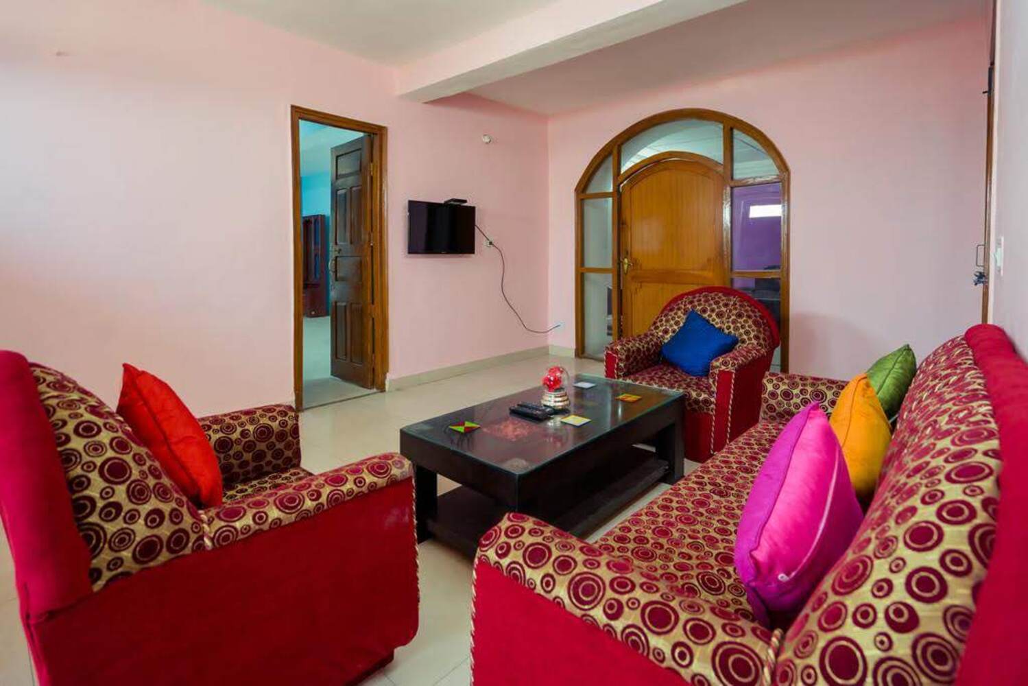 Skyline Homestay - 4 Bedroom Stay - Tap to explore photos