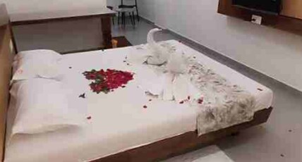 Hotel Mudra Room Type - Deluxe Room-AC