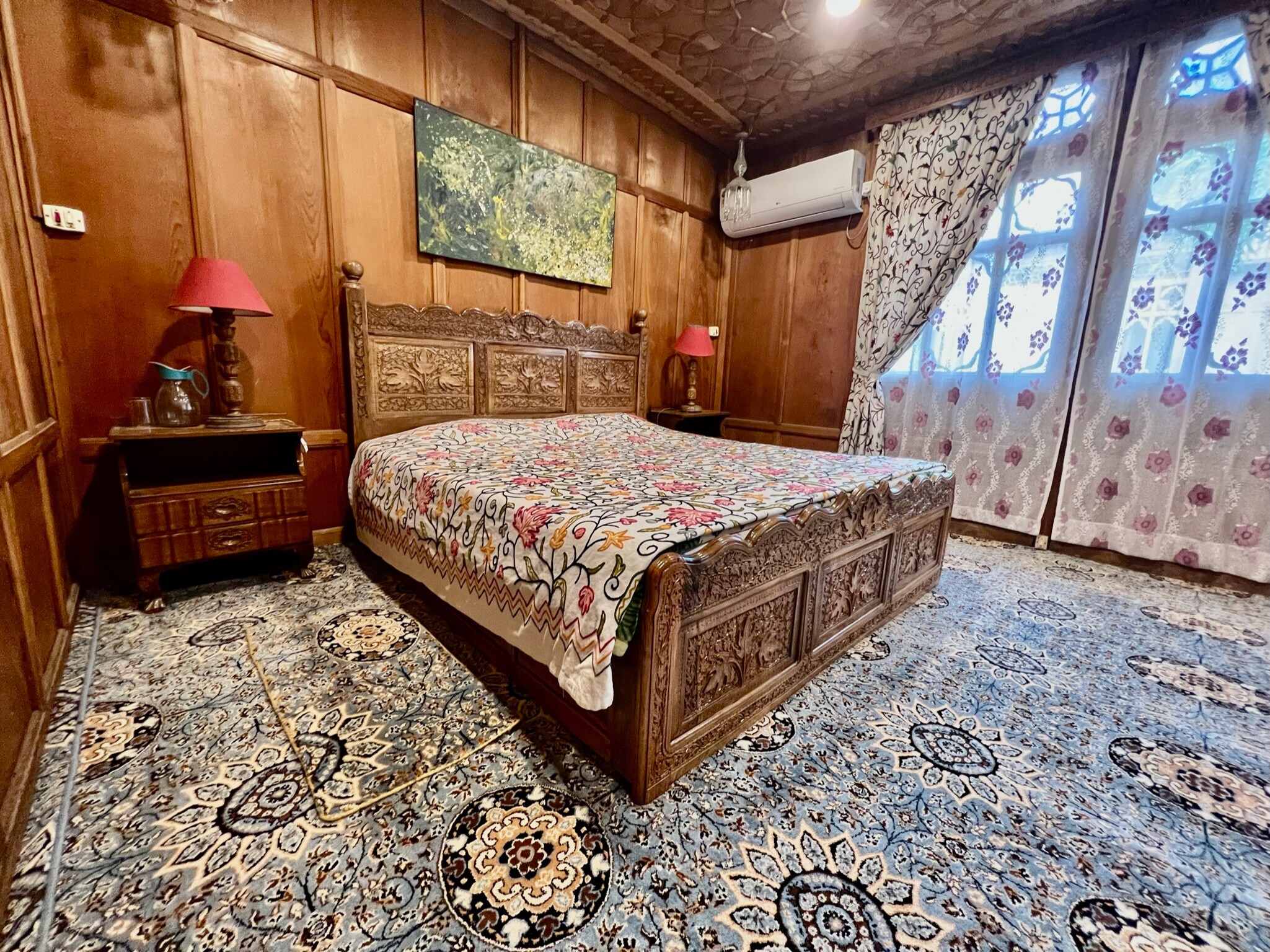 Houseboat Azad Palace - Tap to explore photos