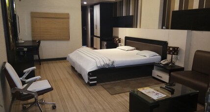 Hotel Lal Baag Inn Room Type - ROYAL SUITE ROOM