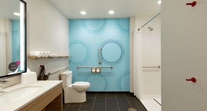 Tru by Hilton St. Charles St. Louis, MO Room Type - 2 QN HEARING ACCESSIBLE